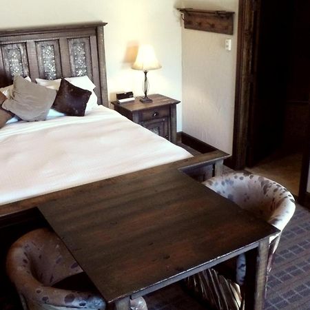 Rustic Creek Ranch Resort At North Jellystone Park Burleson Exteriér fotografie