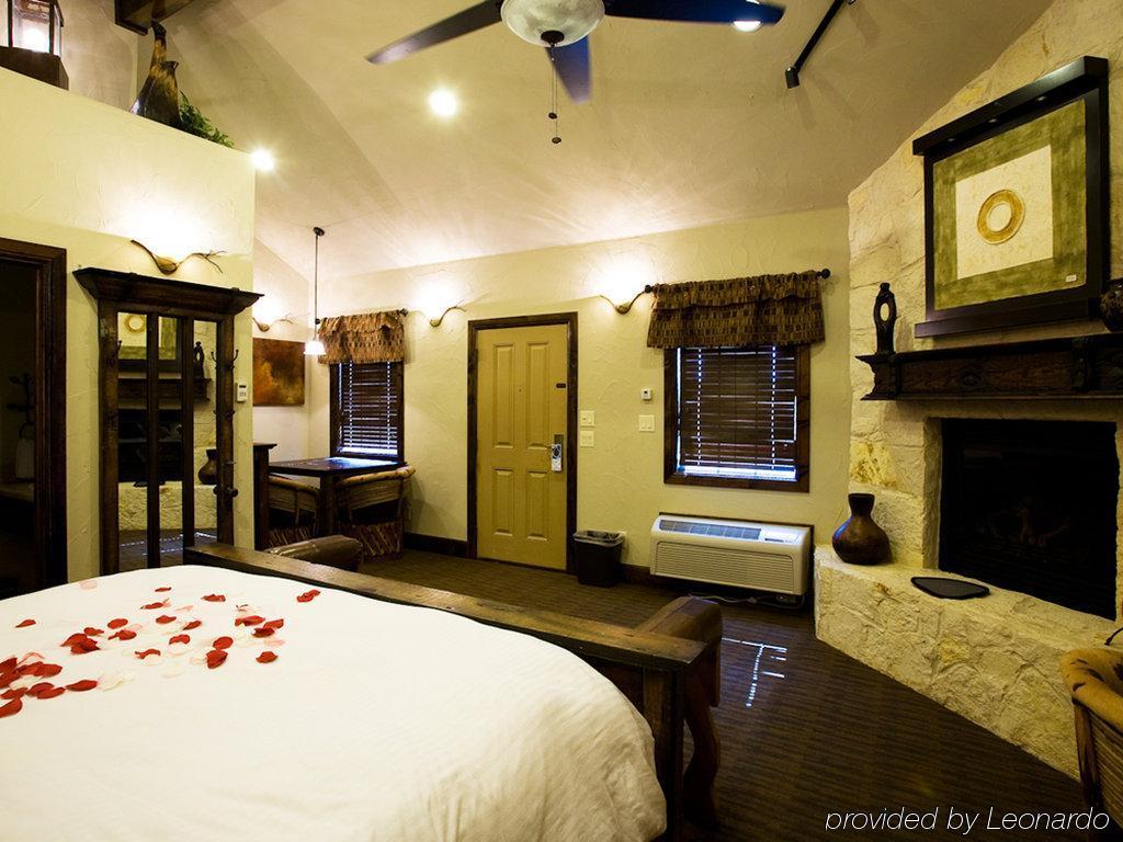 Rustic Creek Ranch Resort At North Jellystone Park Burleson Exteriér fotografie