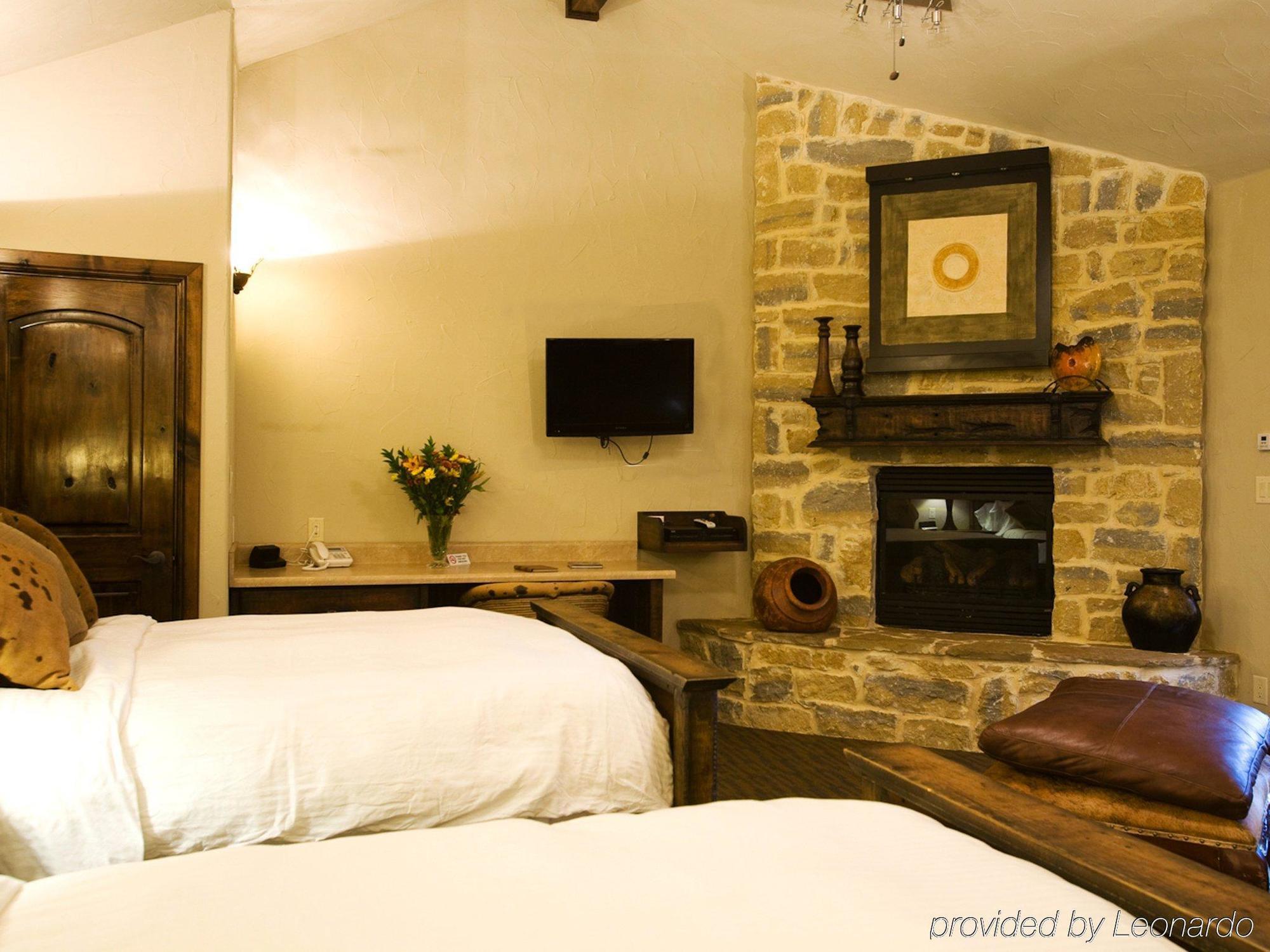 Rustic Creek Ranch Resort At North Jellystone Park Burleson Exteriér fotografie
