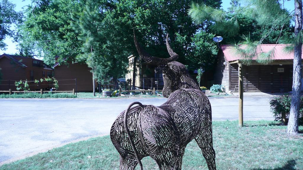 Rustic Creek Ranch Resort At North Jellystone Park Burleson Exteriér fotografie