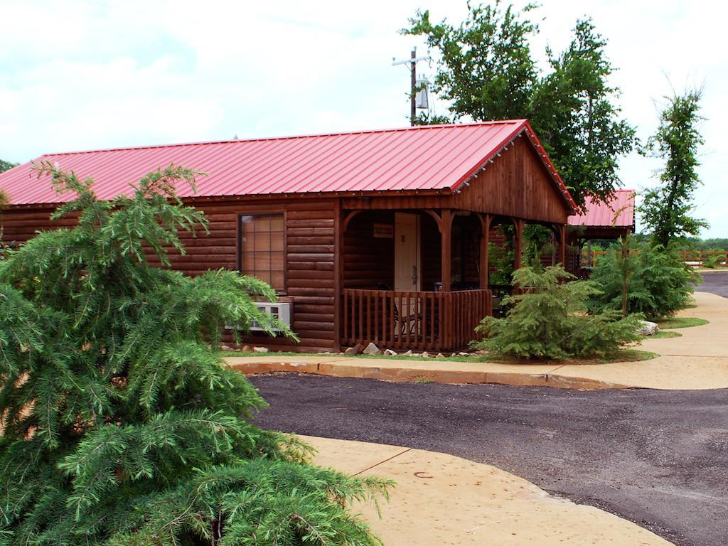 Rustic Creek Ranch Resort At North Jellystone Park Burleson Exteriér fotografie