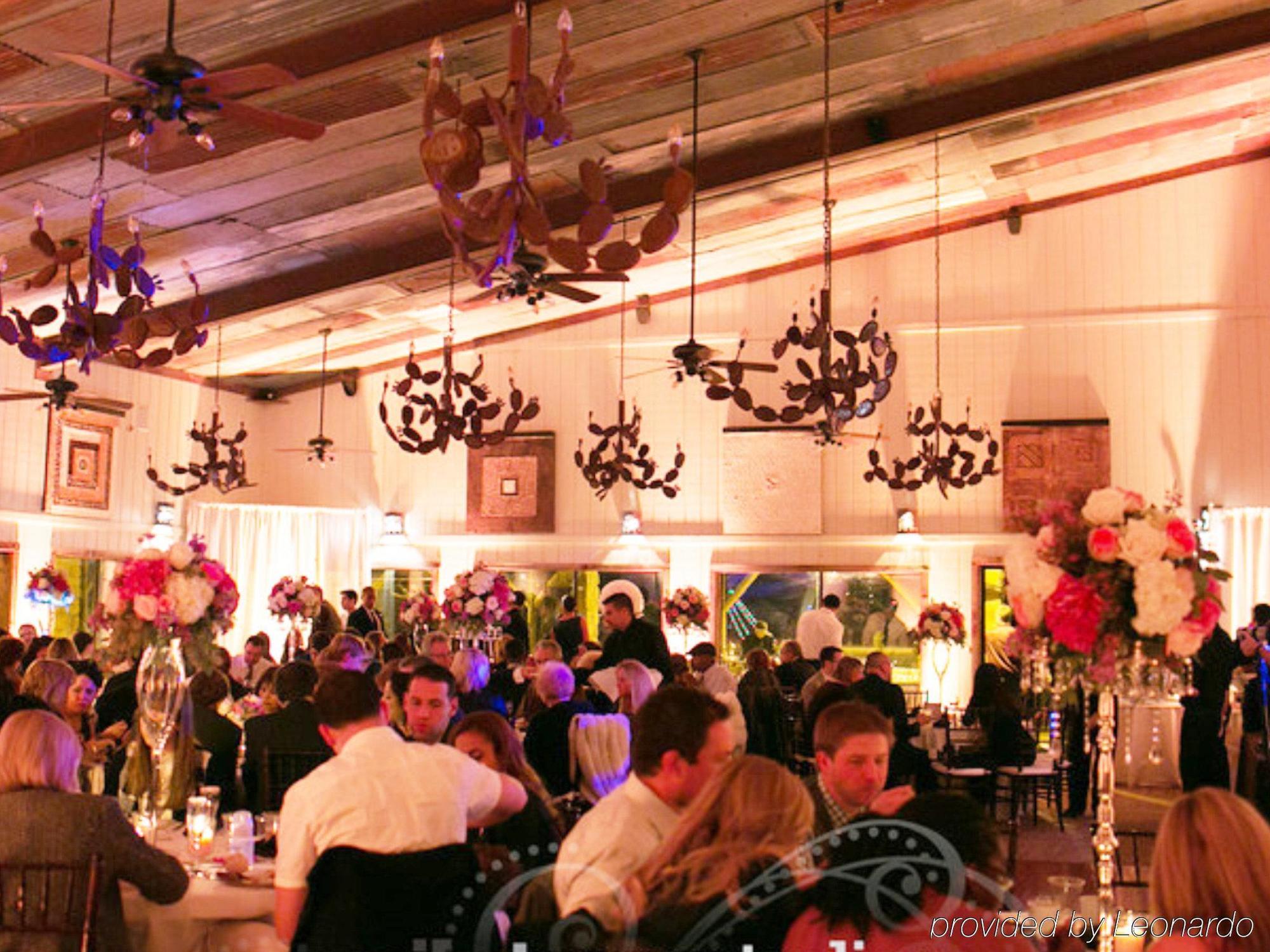 Rustic Creek Ranch Resort At North Jellystone Park Burleson Exteriér fotografie